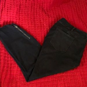 Distressed Cropped Stiletto Jeggings